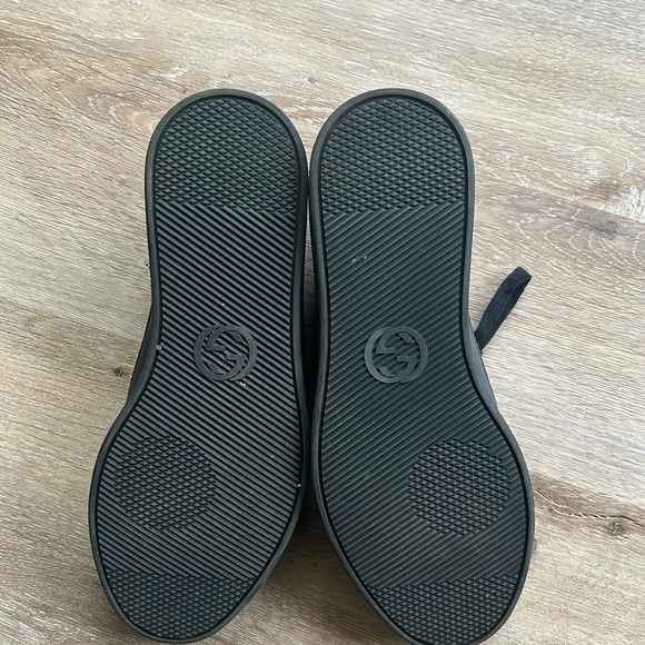 Mens Gucci Sneakers size 6 1/2, wore once great condition - Picture 2 of 3